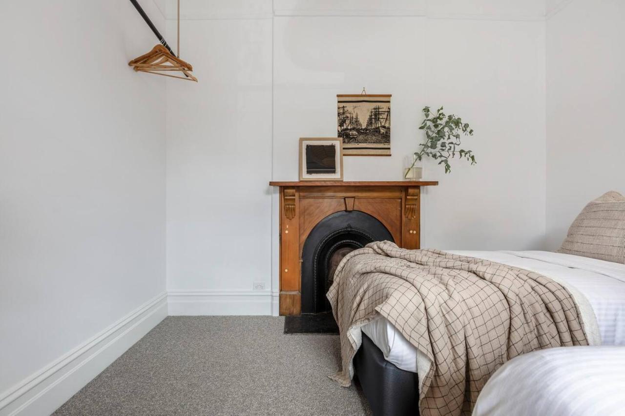 Sun-soaked Luxury Terrace Minutes From The Mcg Melbourne