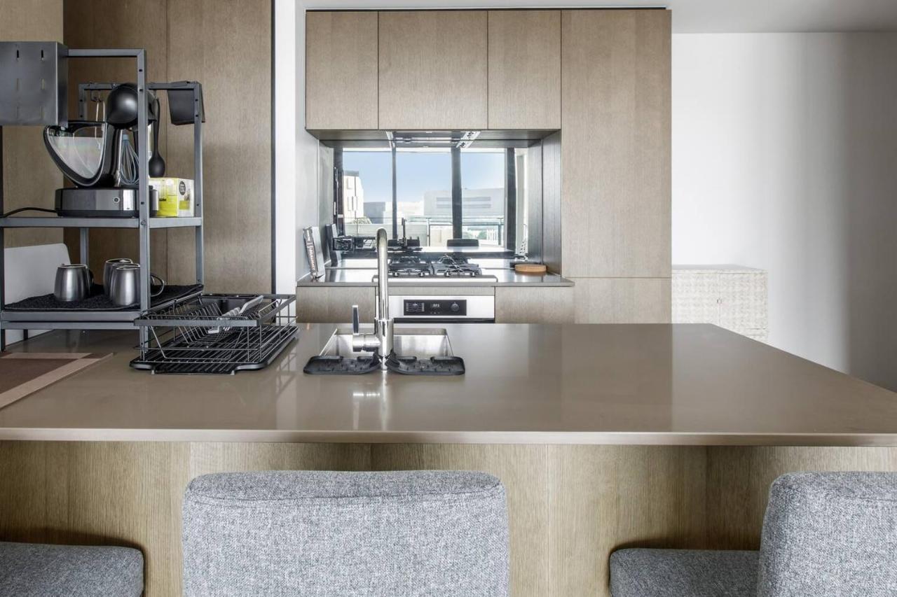 Southbank Palms - Balcony Pad *