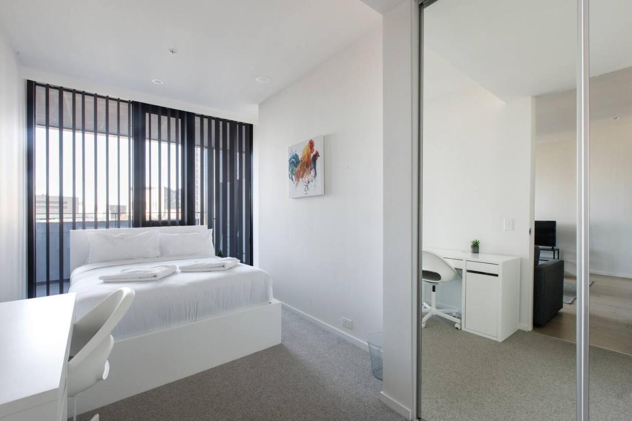 Southbank Palms - Balcony Pad Apartment Melbourne
