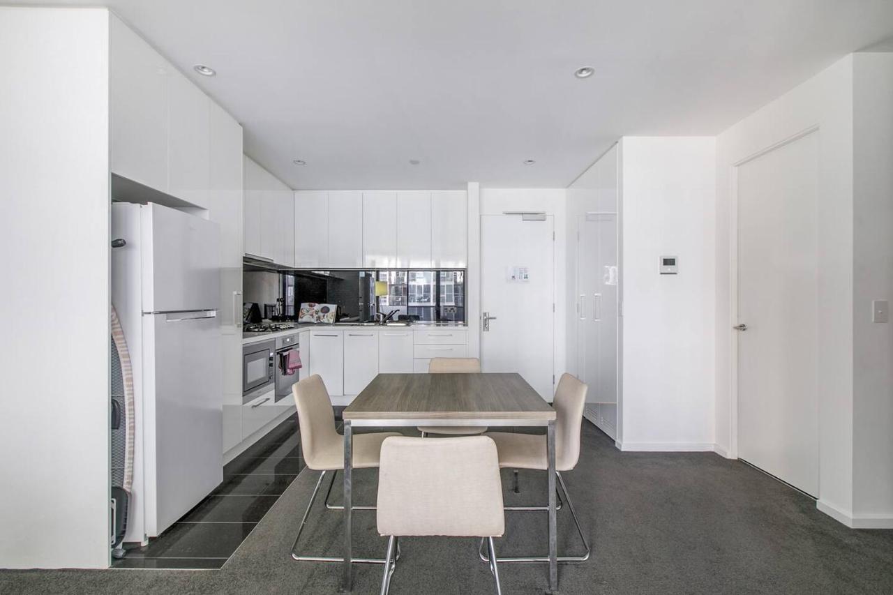 Kavanagh Cool - A Resort-style Pad Apartment *