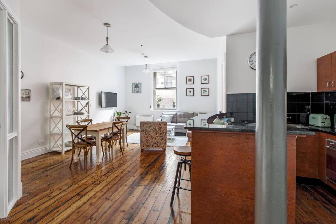 Apartment 'flinders Way 1932' Inner-city Heritage Charm