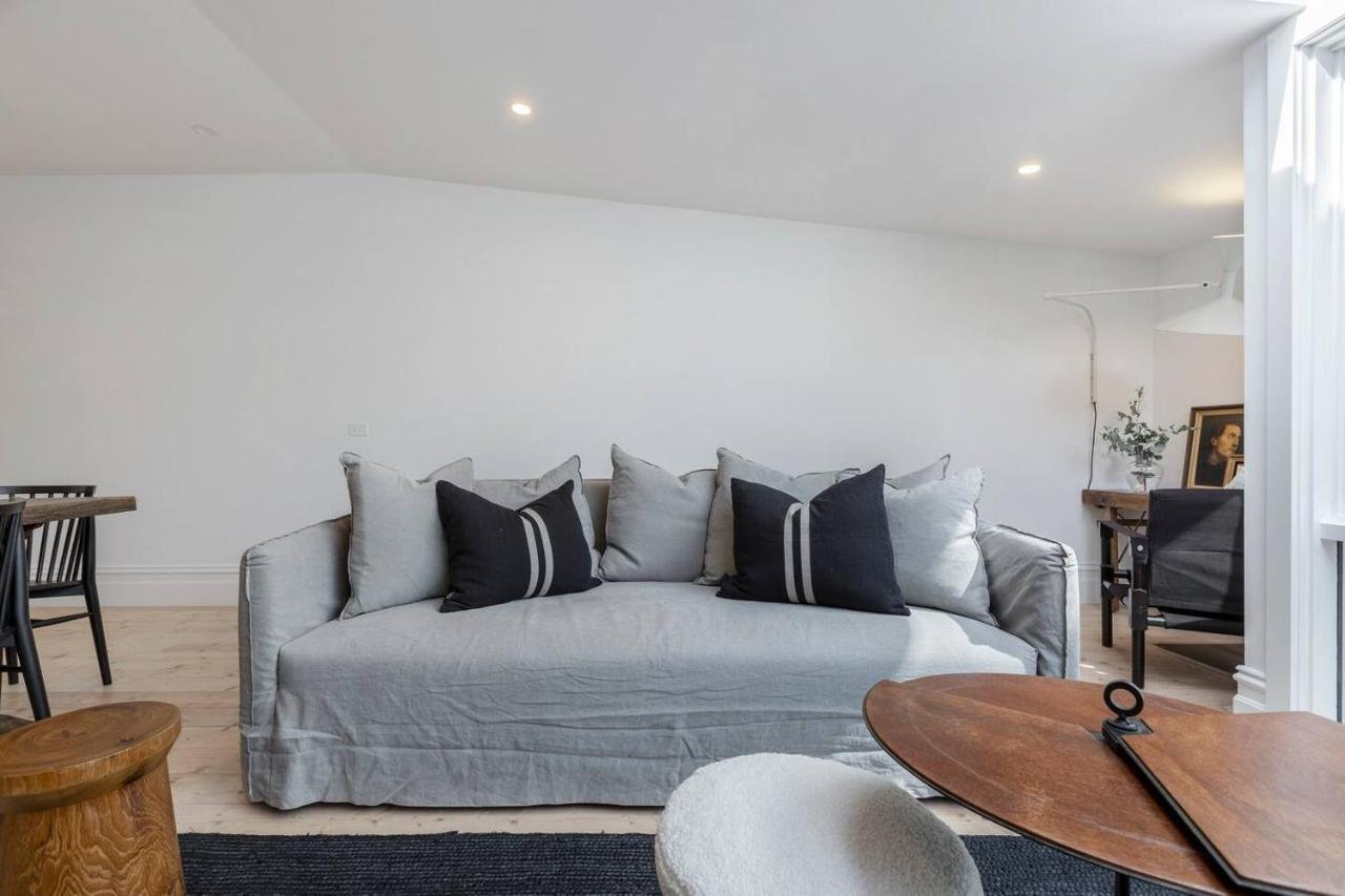 Sun-soaked Luxury Terrace Minutes From The Mcg Holiday home