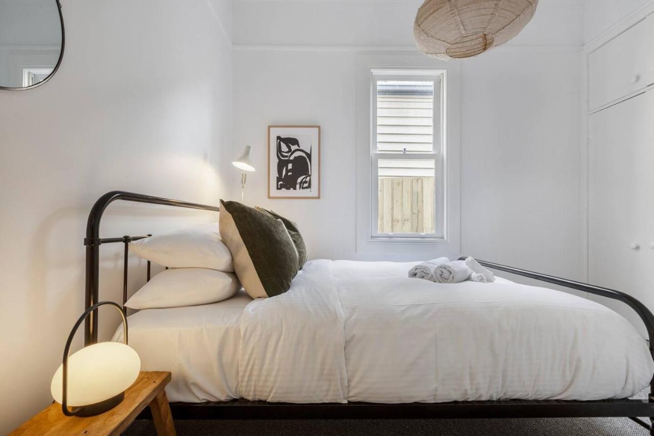 Sun-soaked Luxury Terrace Minutes From The Mcg Holiday home *
