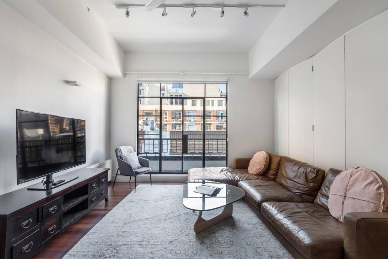 Majorca Classic - Boutique Flinders Lane Balcony Pad Apartment Melbourne