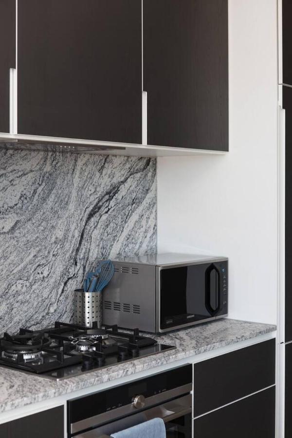 Apartment Iconic High-view Oasis Between Docklands And Cbd Melbourne