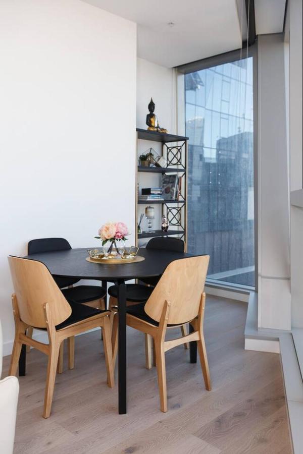 Iconic High-view Oasis Between Docklands And Cbd