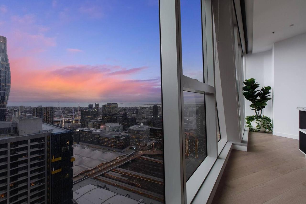 Iconic High-view Oasis Between Docklands And Cbd * Melbourne