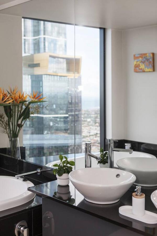 Modern Meets Retro In Penthouse With Soaring Views Melbourne