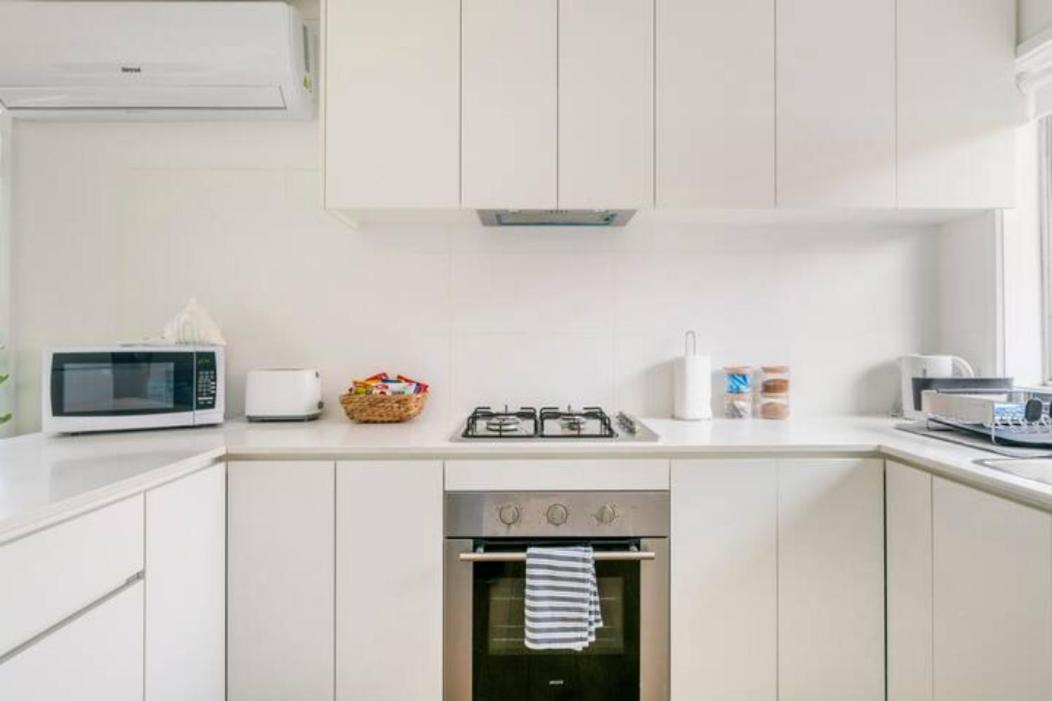 Quiet & Private With Access And Free Wifi Apartment