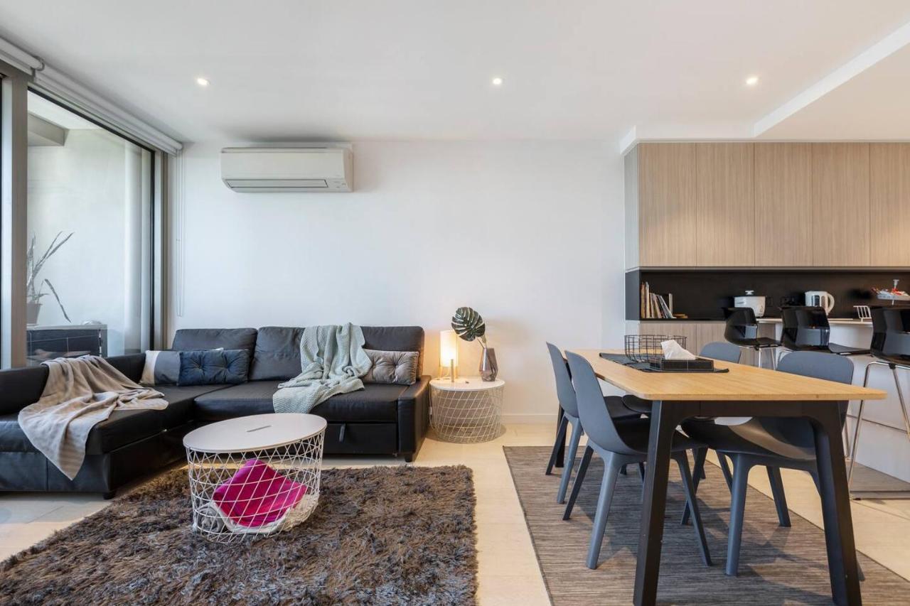 Flemington Filly - Bright Abode With Sweeping Views *