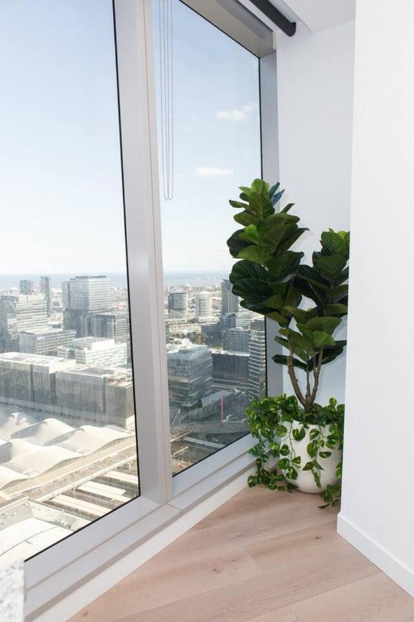 Apartment Iconic High-view Oasis Between Docklands And Cbd *