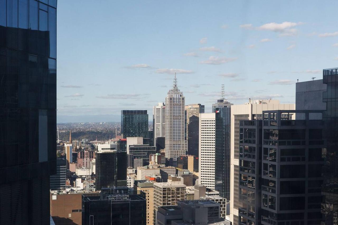 Iconic High-view Oasis Between Docklands And Cbd