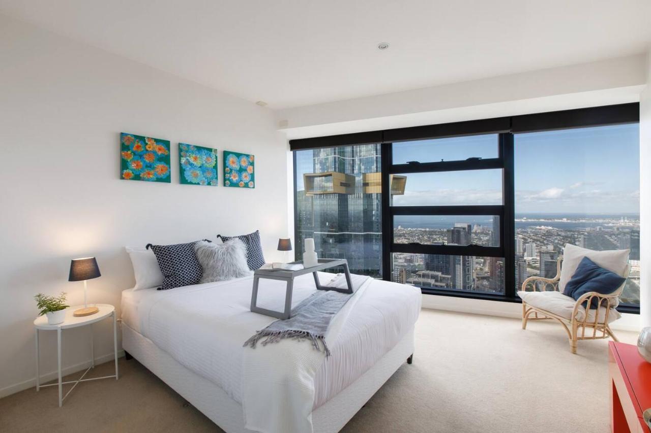 Modern Meets Retro In Penthouse With Soaring Views Melbourne