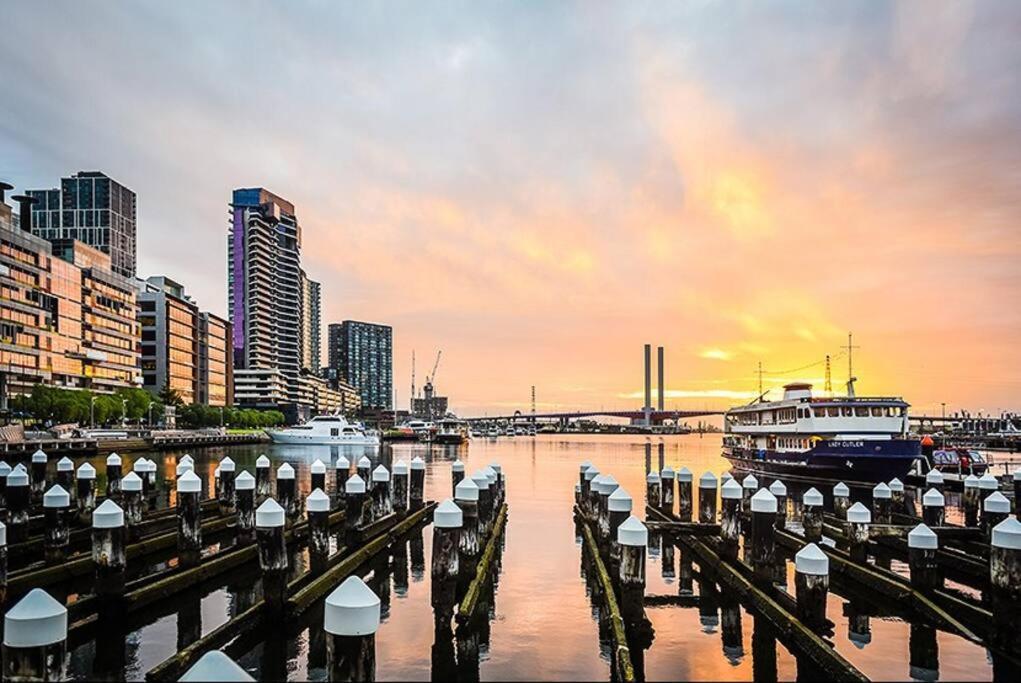 Apartment Relax And Unwind By The Dock -car Park Included-