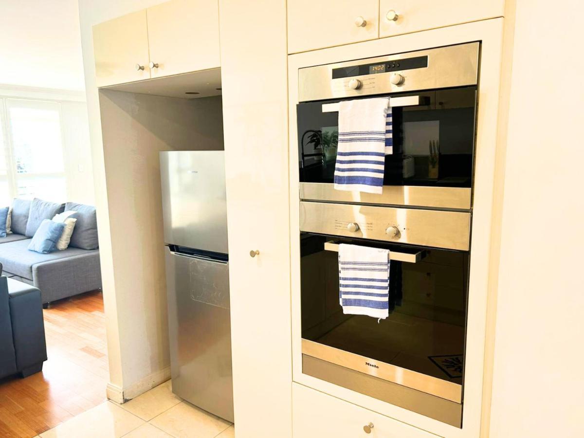 Apartment By Readyset At Beach