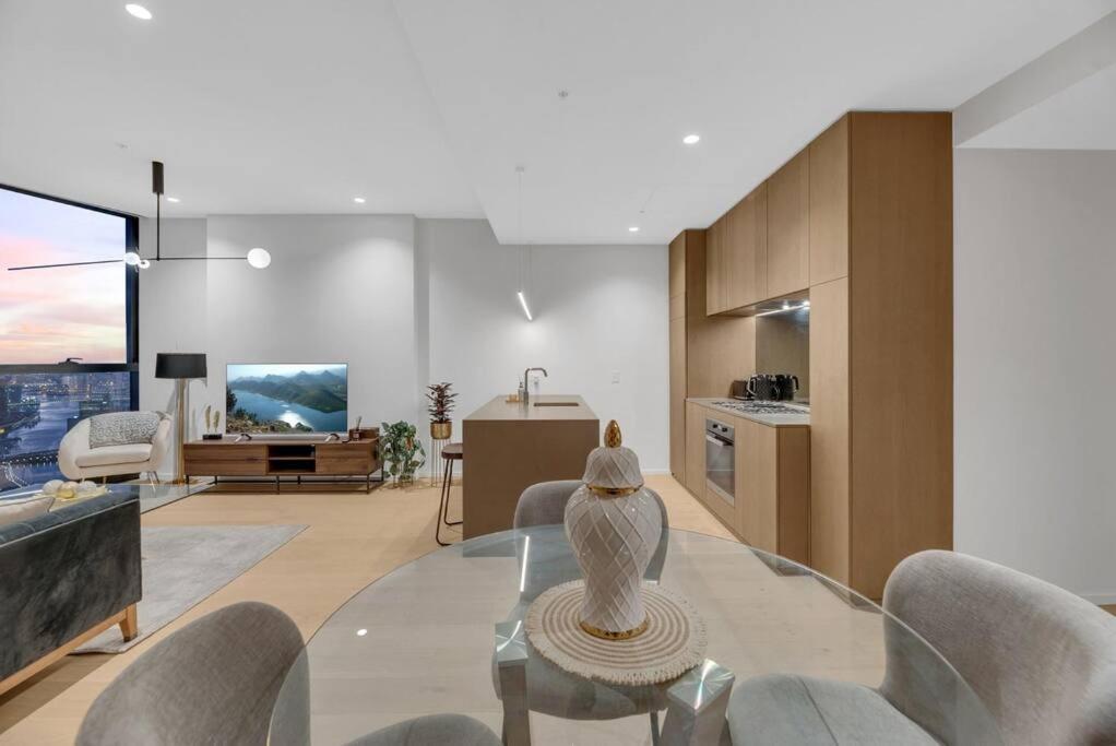 Lv 61 Penthouse With Breathtaking Yarra Views