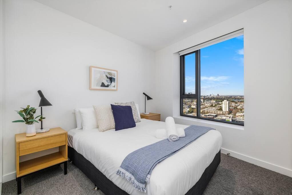 Stylish 2 Bed Stature Southbank Melbourne