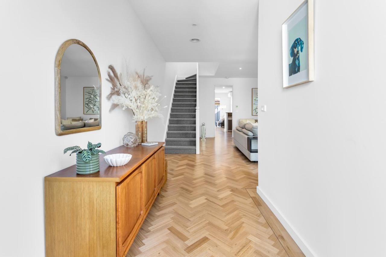 Bev's Retreat By Ready Set Holiday home