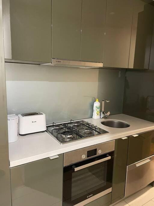 Mel 1bed Entire Apt Next 2 Crown For 3pp Apartment *