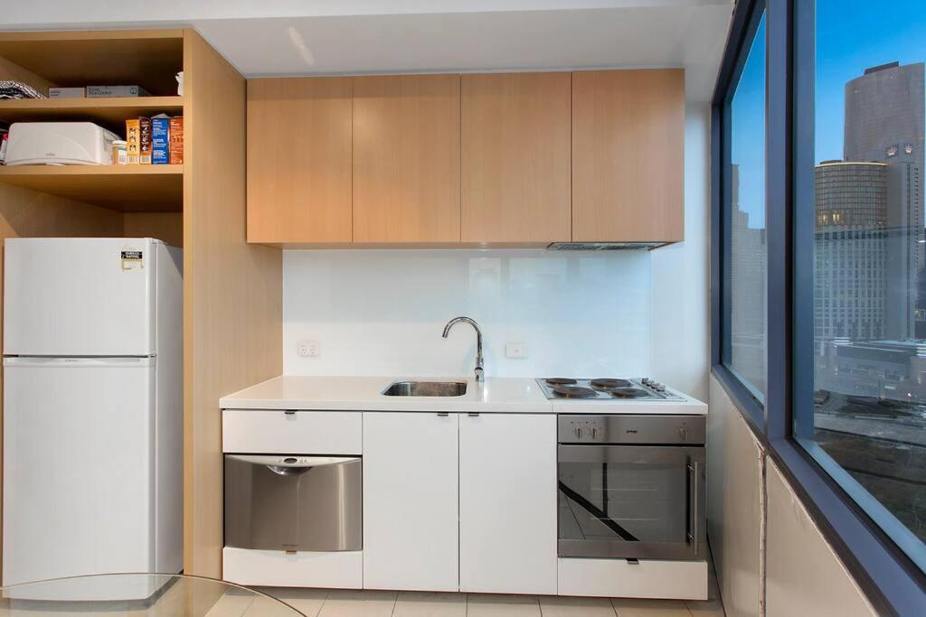 Apartment Free Tram Zone , Yarra River Views *