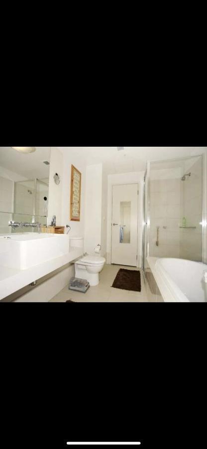 Luxurious In The Heart Of Docklands
