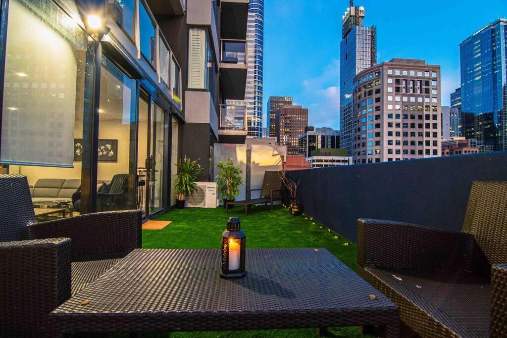 Lux 3br Bourke St Sub-penthouse: Amazing Terrace Apartment *
