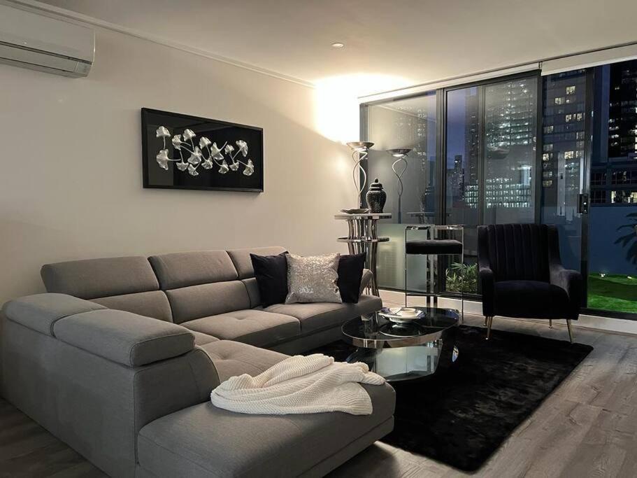 Lux 3br Bourke St Sub-penthouse: Amazing Terrace Apartment *