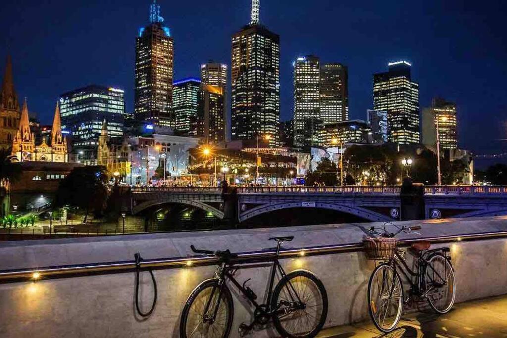 Lux 3br Bourke St Sub-penthouse: Amazing Terrace
