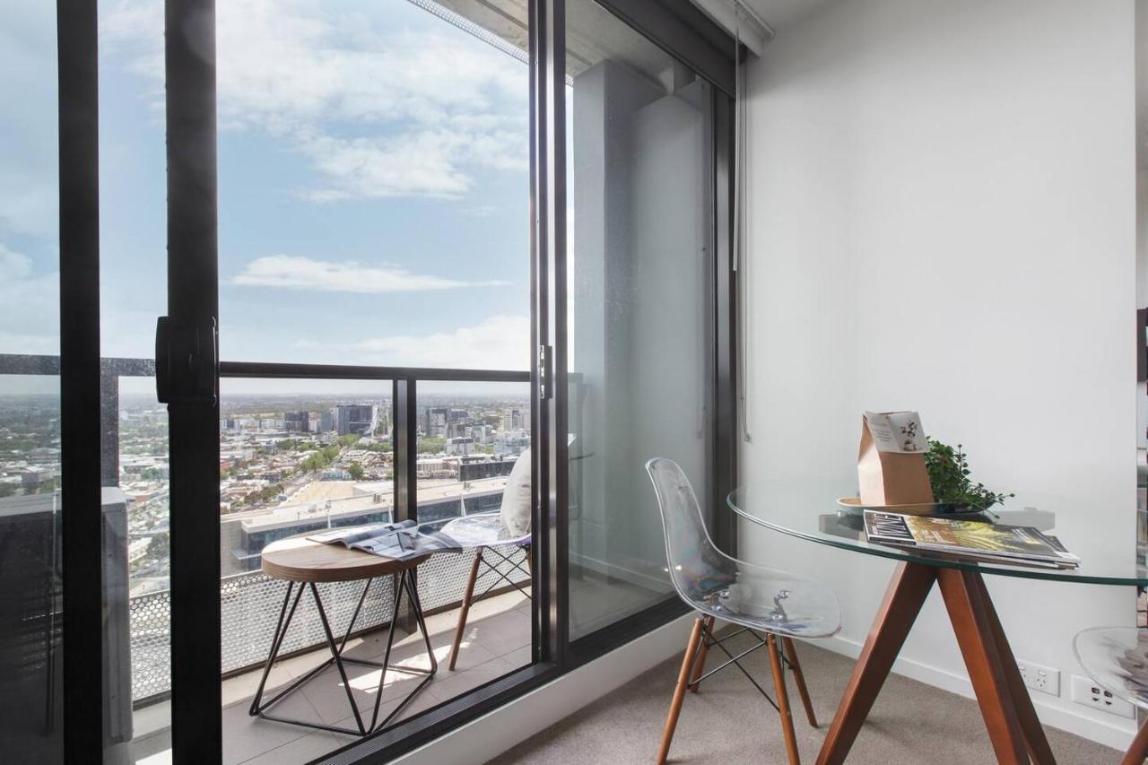 Stylish On 28th Floor With Panoramic Views