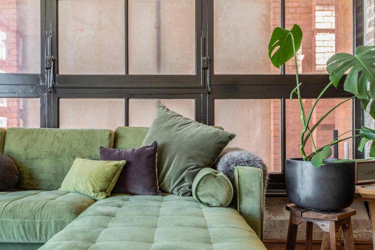 Collingwood Creative - Timeless Warehouse Loft Apartment *