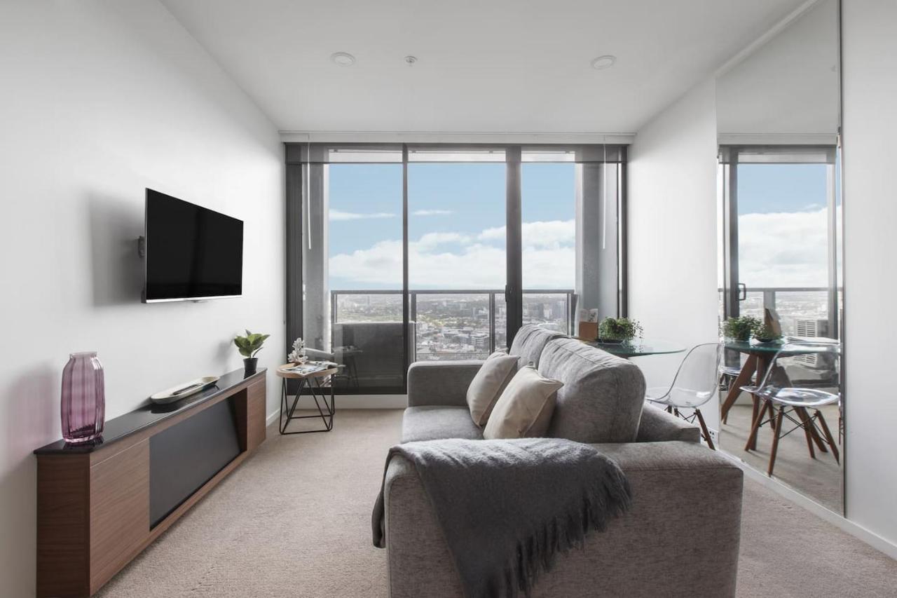 Stylish On 28th Floor With Panoramic Views Apartment *