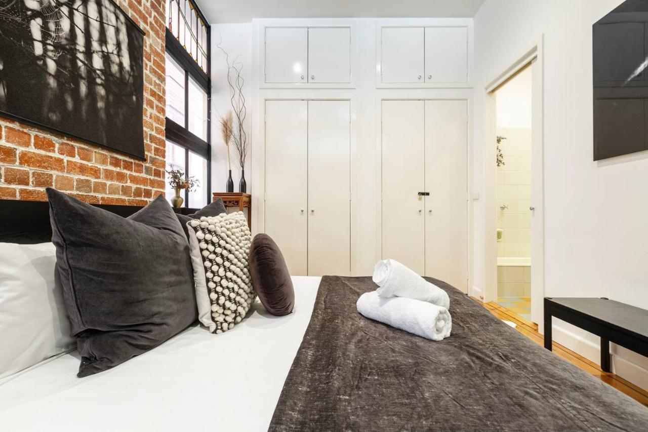Collingwood Creative - Timeless Warehouse Loft