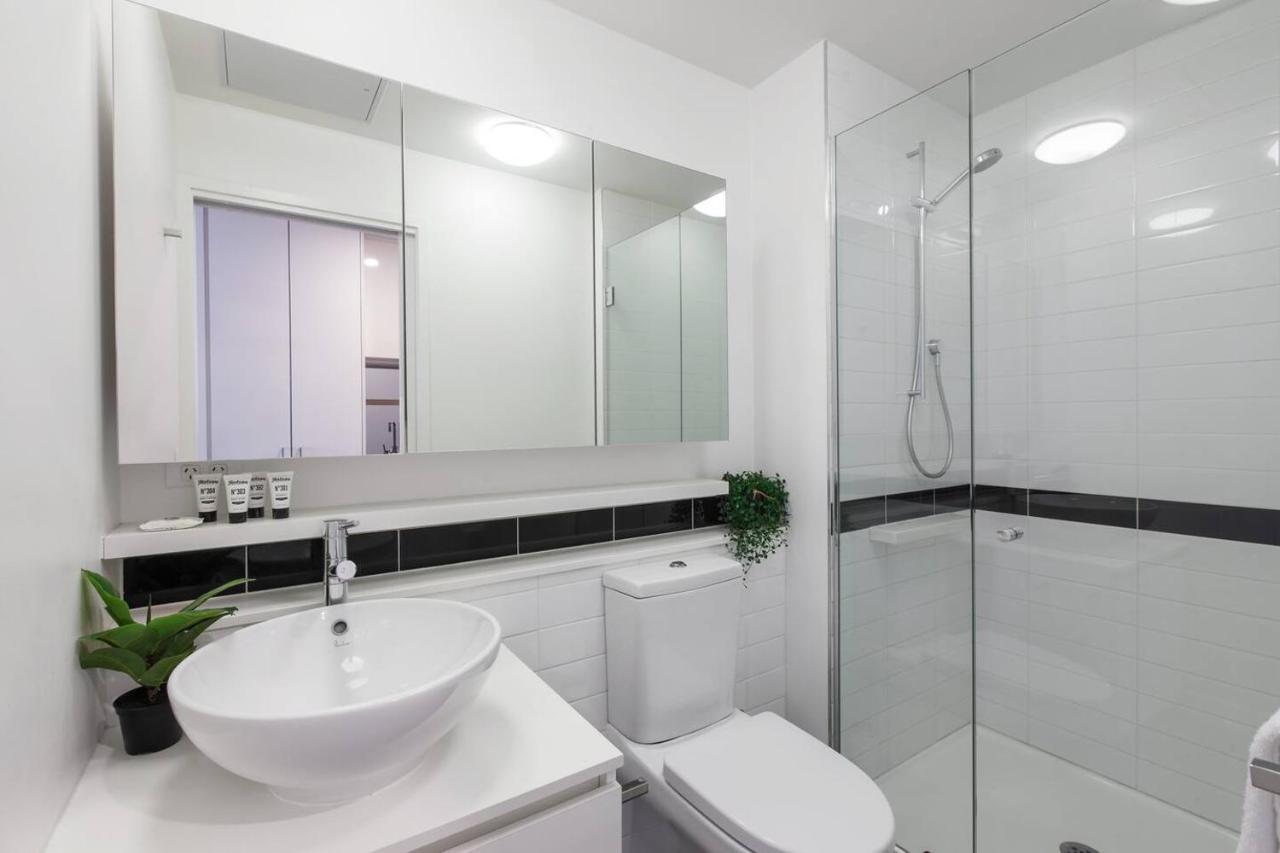 Stylish On 28th Floor With Panoramic Views