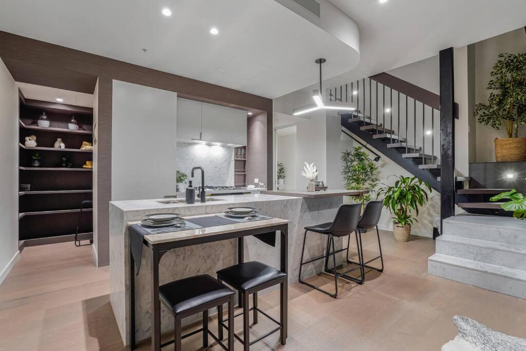 Apartment Delicated Loft In 2bed 2.5bath 2carpark *