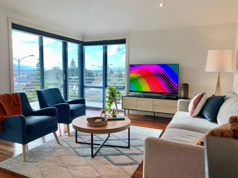 Apartment Amazing Beachfront & Views 2 Bed 2 Bathroom