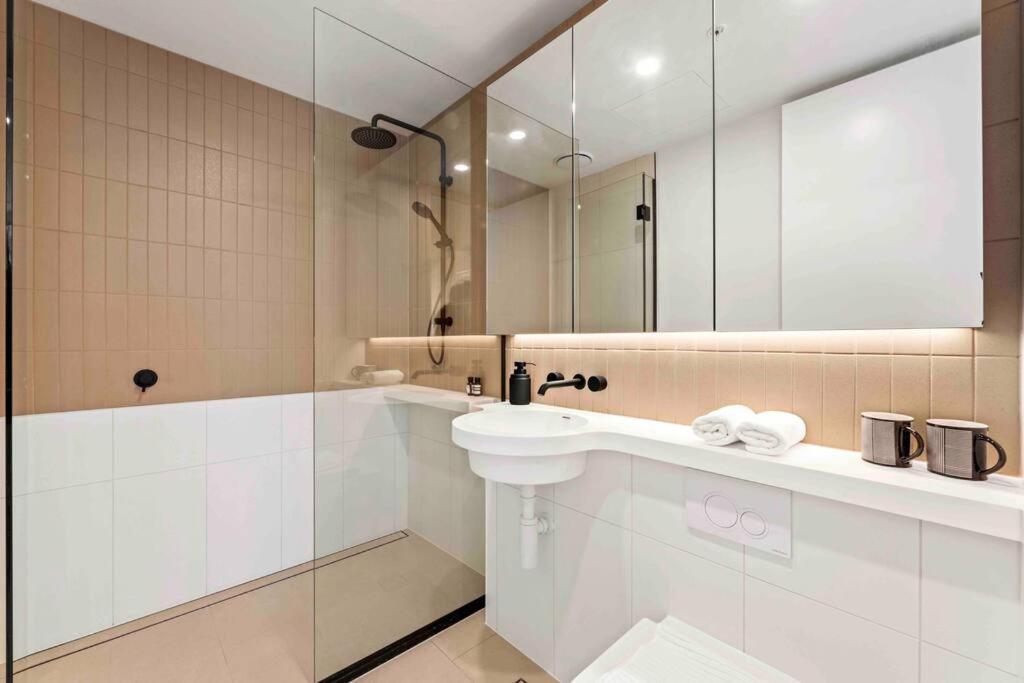 Cbd Location｜modern Japandi Luxury Apartment