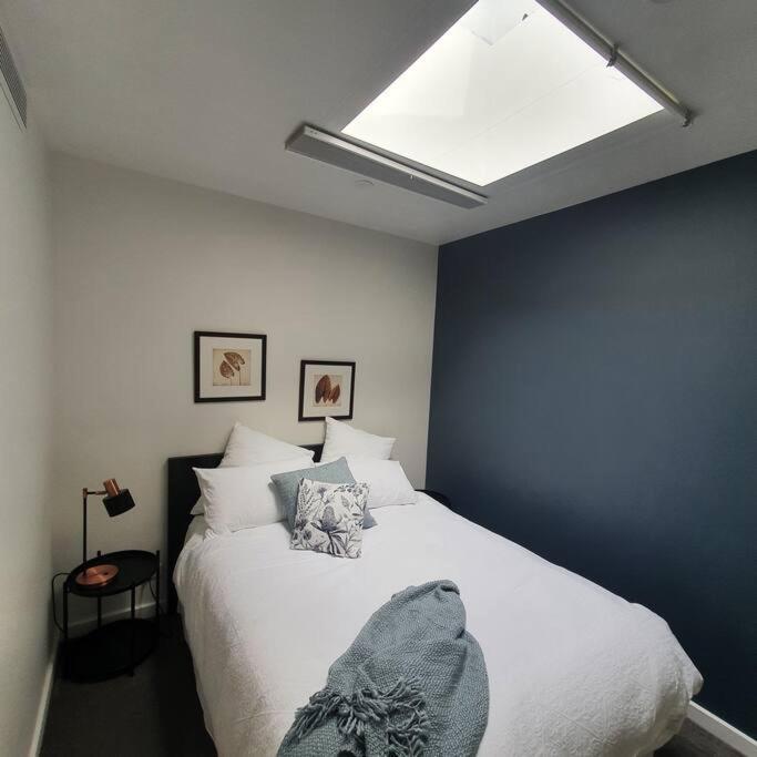 Apartment Luxury Penthouse In Prime Location *