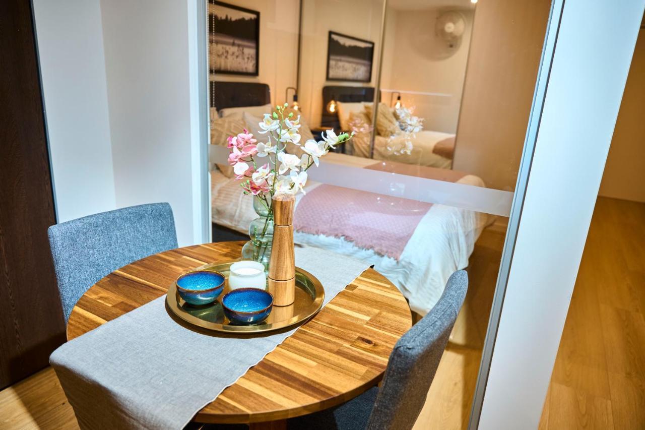 Apartment Away From In Southbank Melbourne