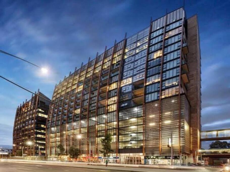 Stylish , Cbd , Views Melbourne