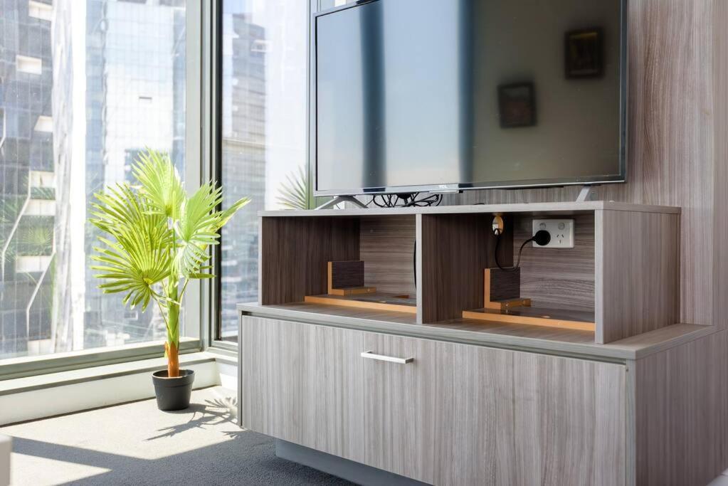 Apartment Skyview 2bd2bath Apt+parking In Mel Cbd
