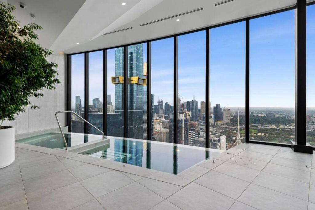2 Bedroom Square