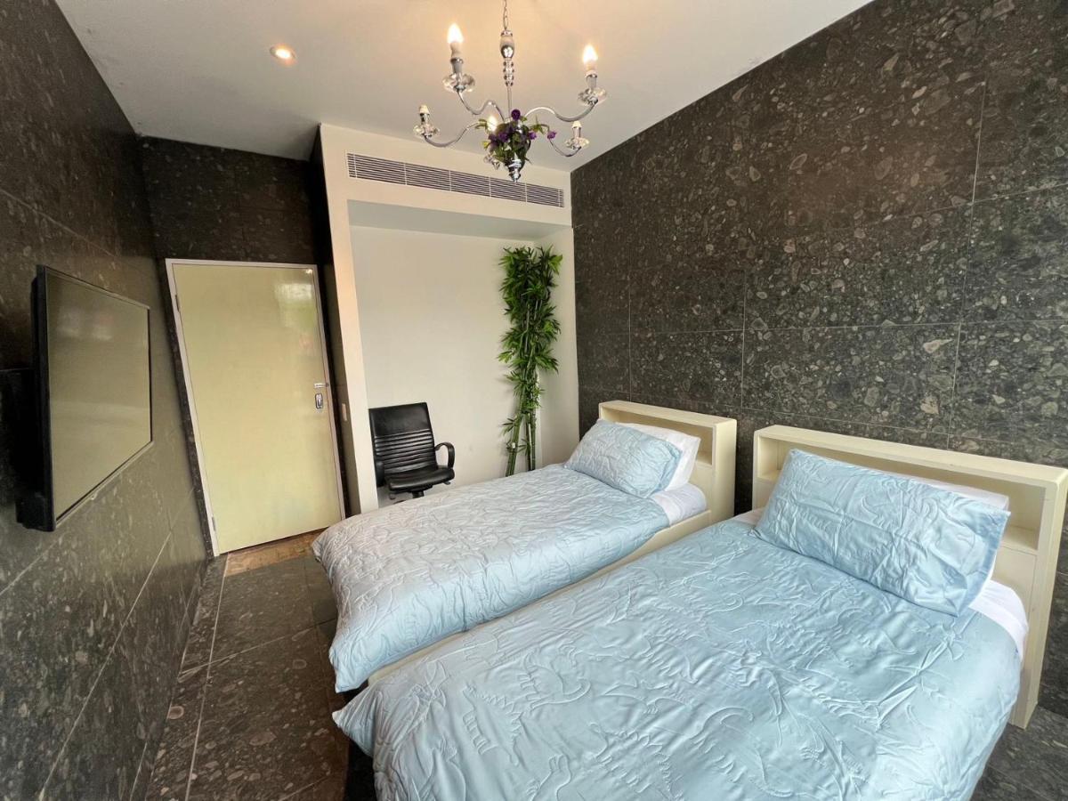 City Unique Waterfront Townhouse Melbourne