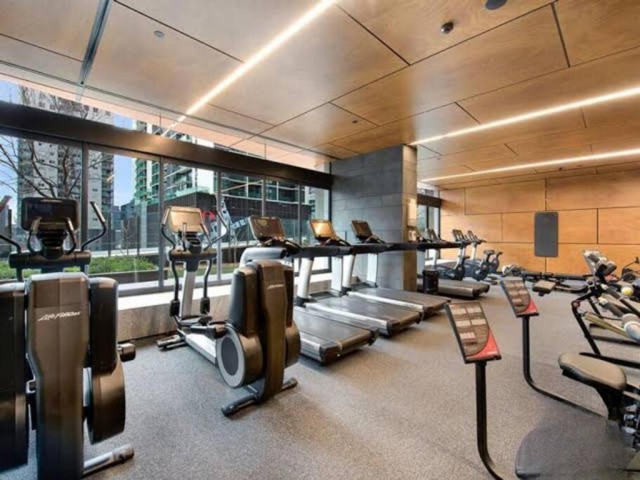Marvellous 2-bed High-rise: Amazing Views, Free Parking Melbourne