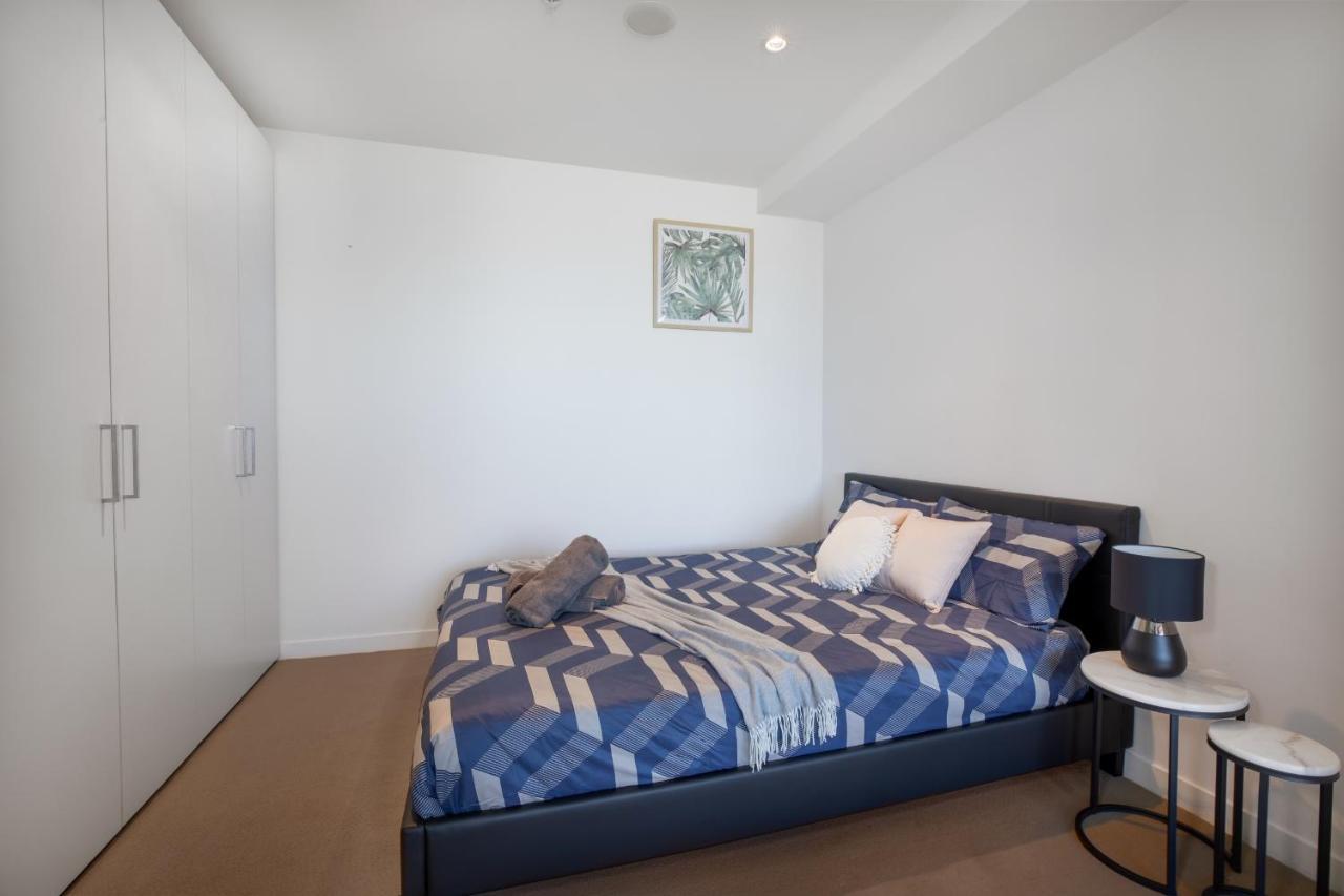 Marvellous 2-bed High-rise: Amazing Views, Free Parking * Melbourne