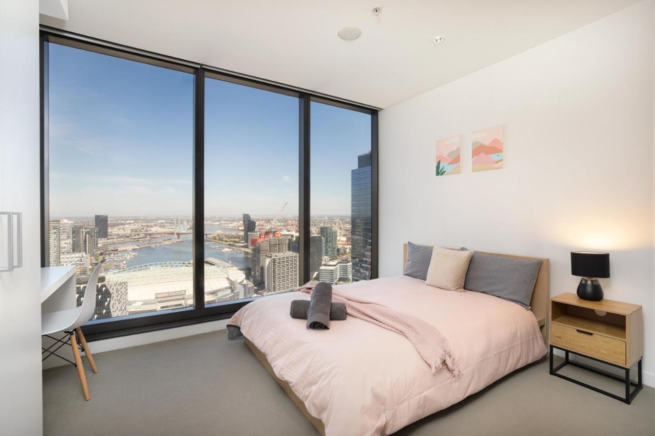 Marvellous 2-bed High-rise: Amazing Views, Free Parking * Melbourne