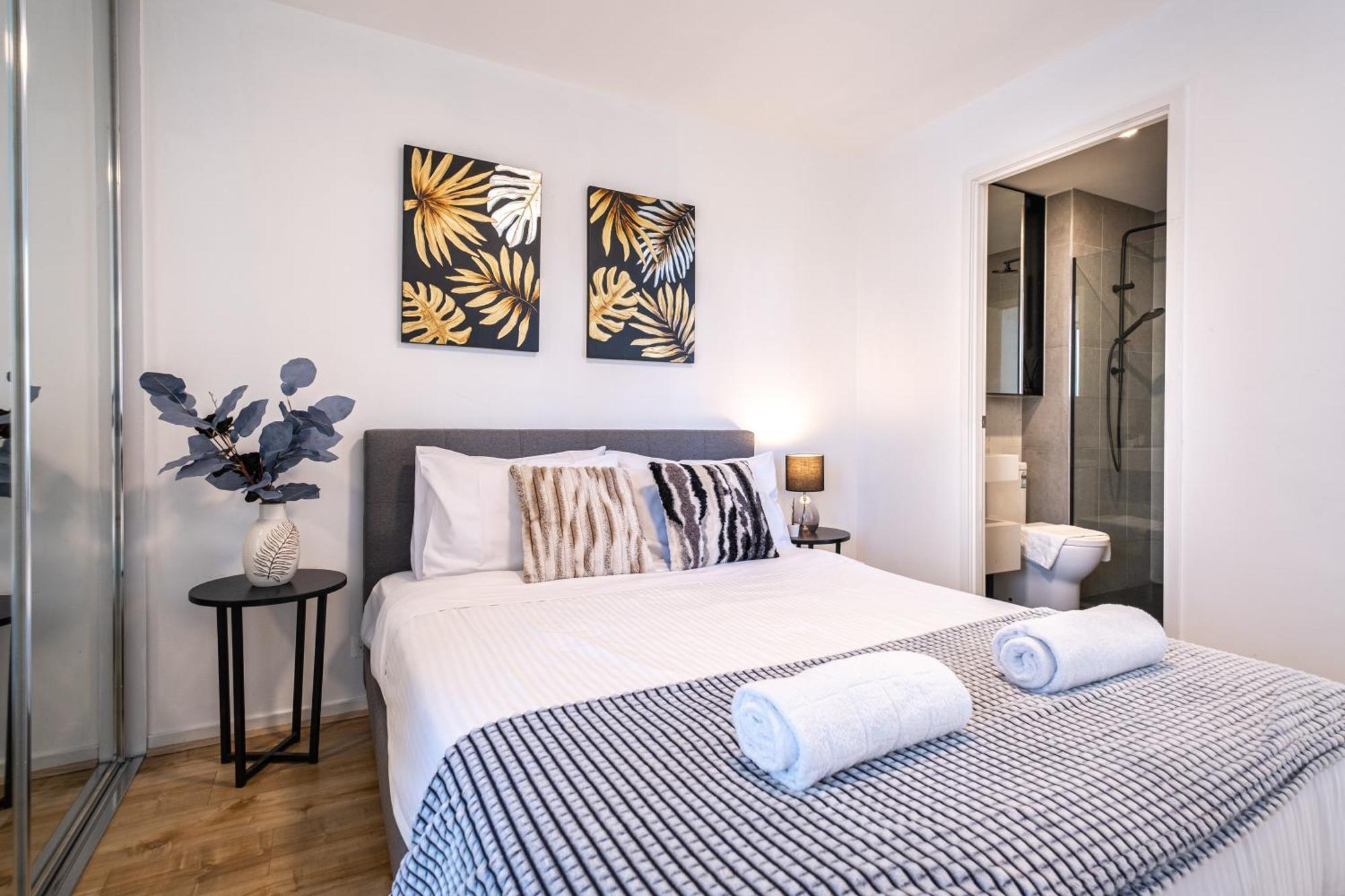 Panoramic Views 2br With Pool And Free Carpark