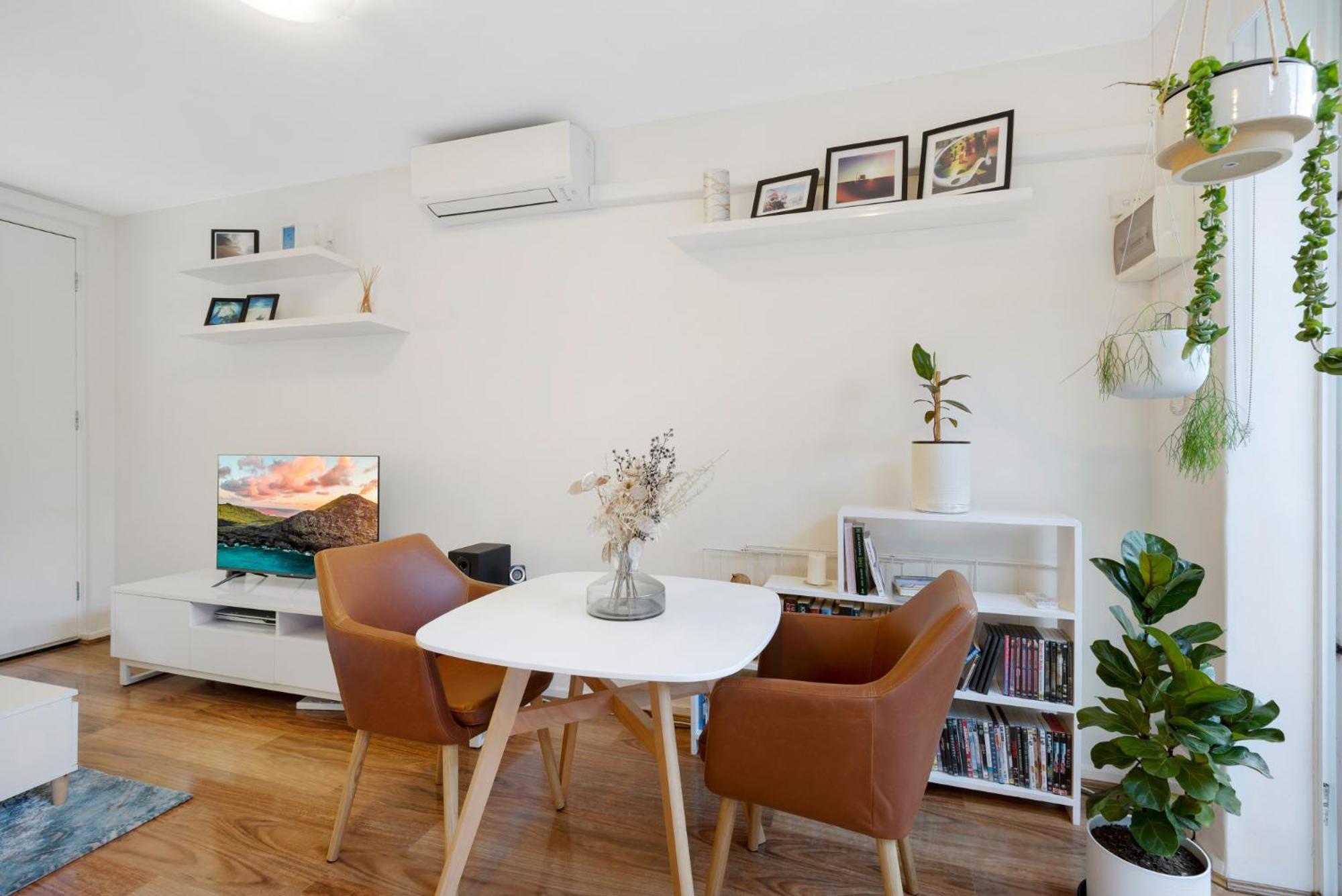 Snug St Kilda With Private Courtyard Melbourne