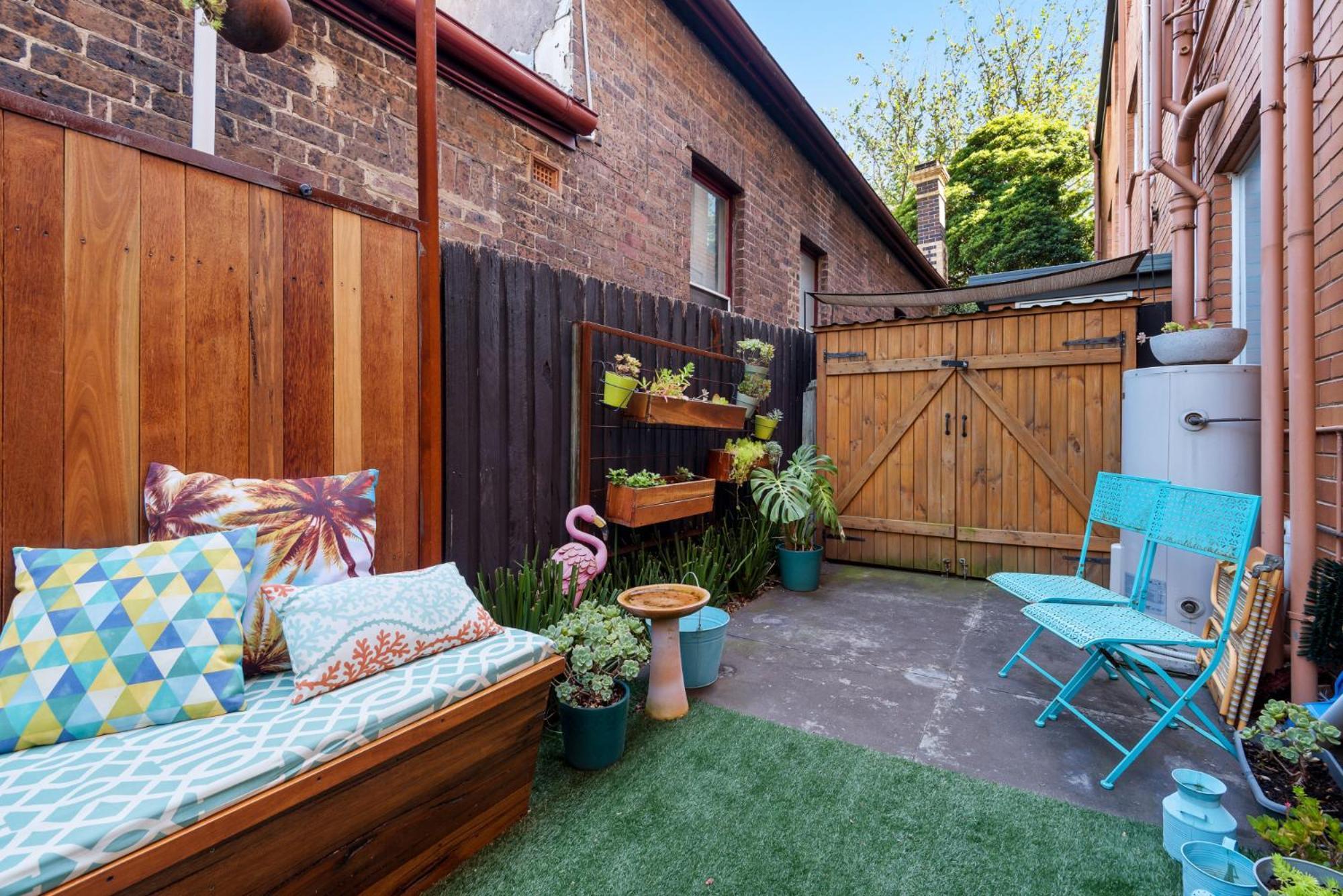 Snug St Kilda With Private Courtyard Melbourne
