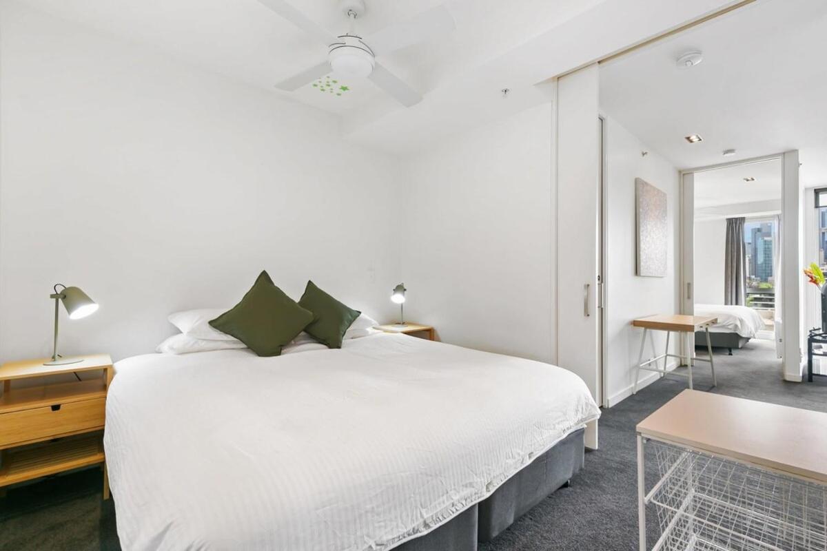 East Melb 2bed Parking Pet Friendly *