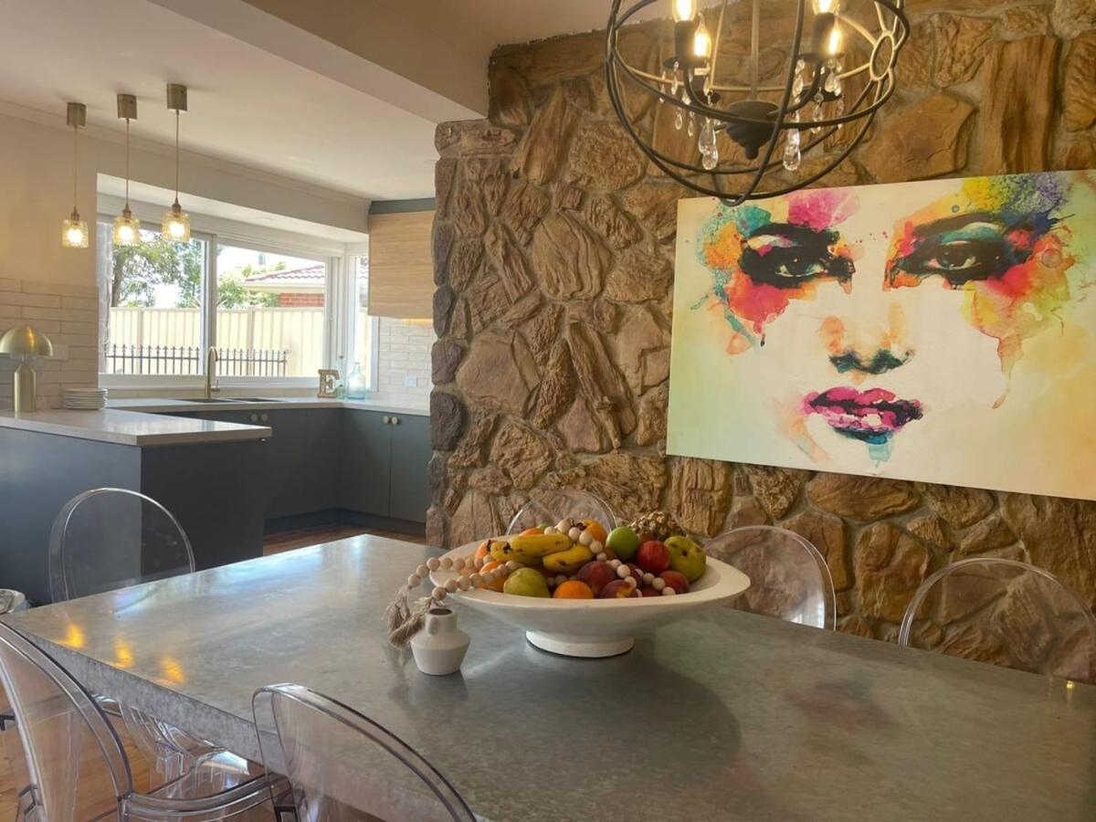 Evies White House Oasis I Pool & Close To Airport Melbourne